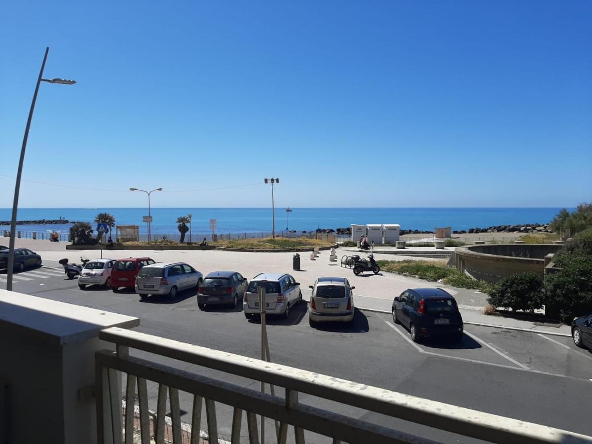 La Terrazza Sul Porto Daire Lido di Ostia Dış mekan fotoğraf